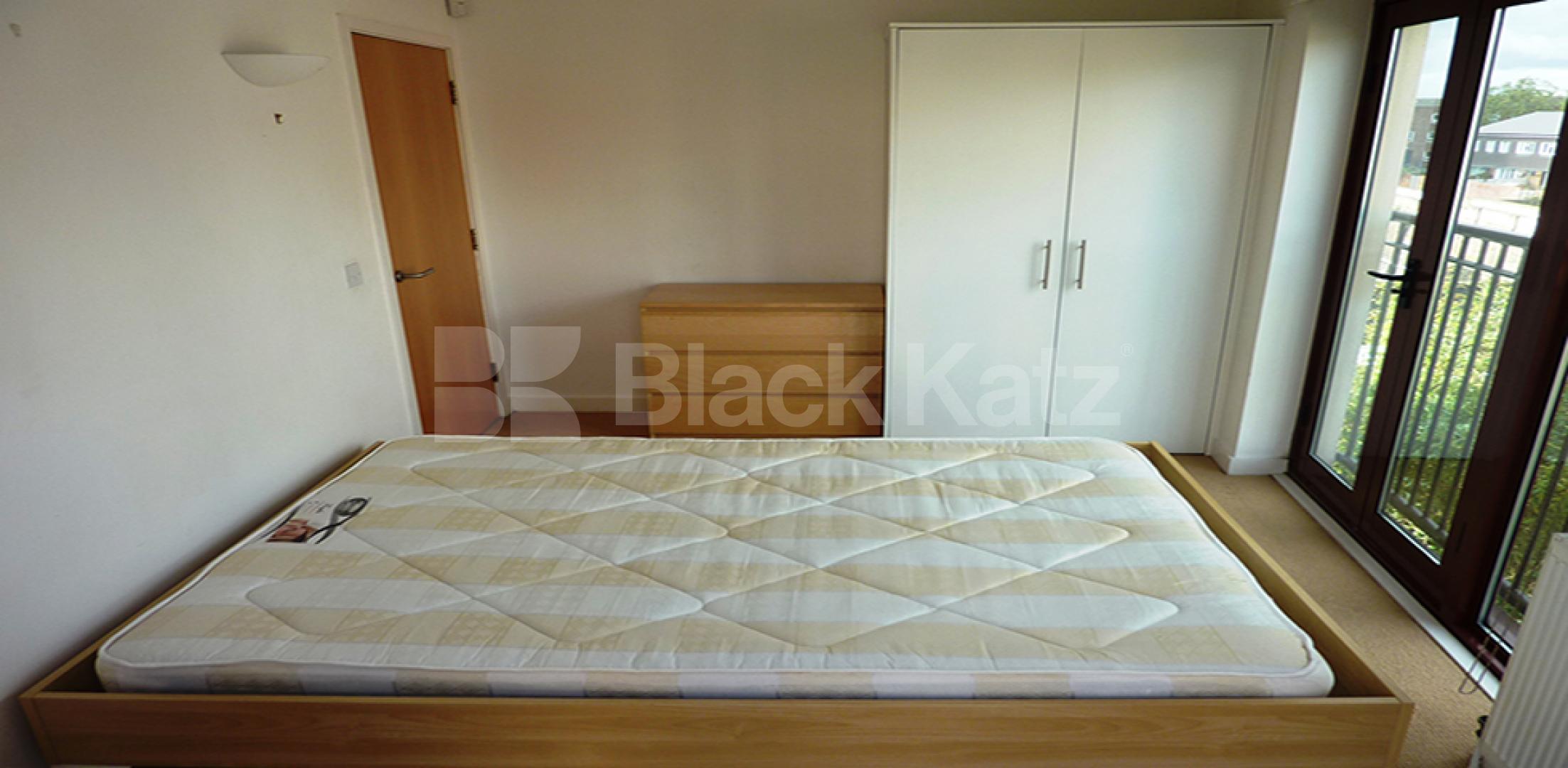 			2 Bedroom, 1 bath, 1 reception Flat			 Aran Mews, CALEDONIAN ROAD-BARNSBURY